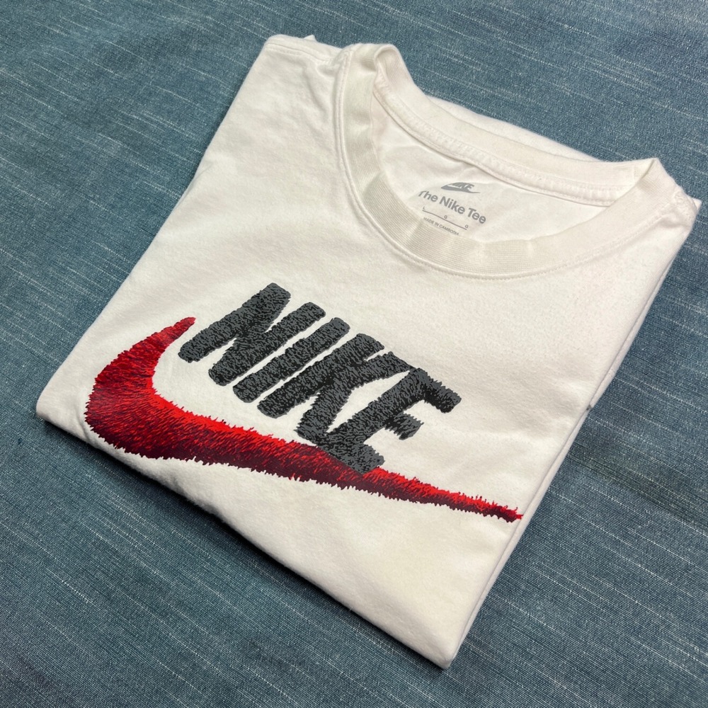 Nike Men's Large Red/Black Center Swoosh Logo Graphic Tee Shirt White Cotton SS